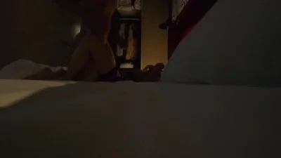 叫声刺激的女友在床上肆意享受