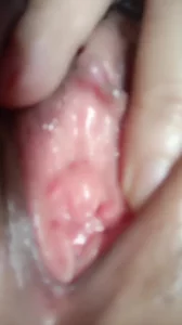 骚货不定时自拍特写，粉嫩BB会呼吸